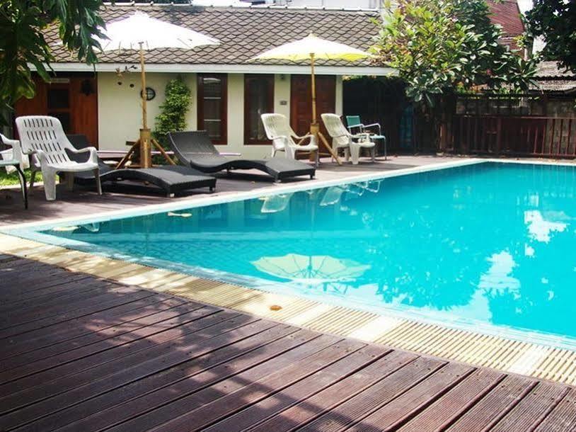 Smile House Guesthouse 치앙마이 외부 사진
