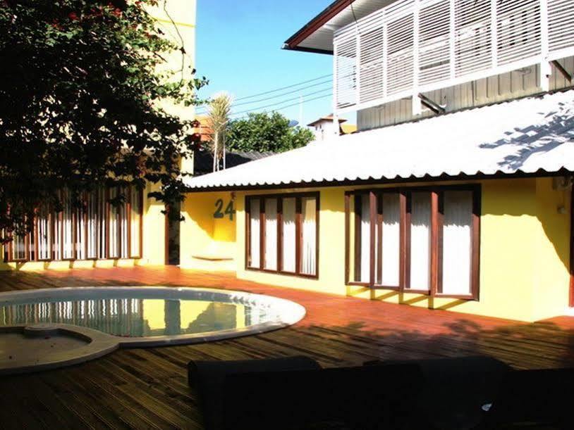 Smile House Guesthouse 치앙마이 외부 사진
